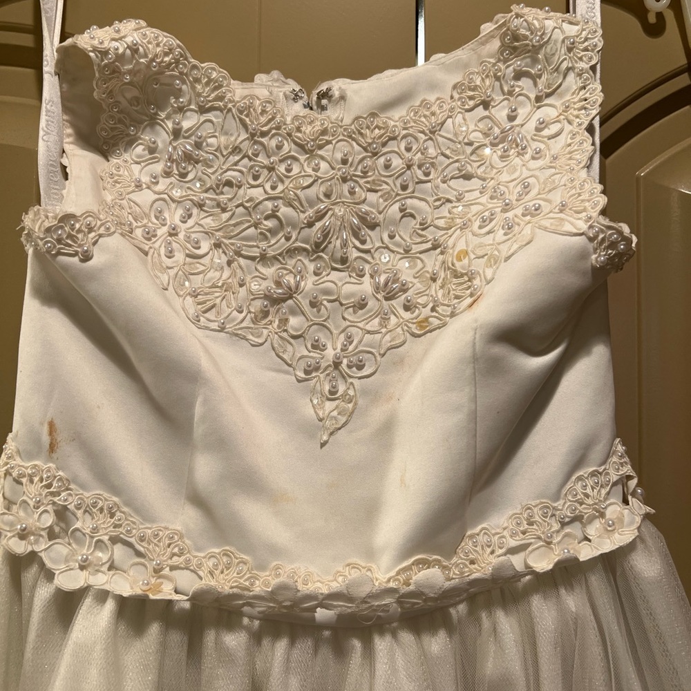 Child’s White formal dress, sleeveless, floor length